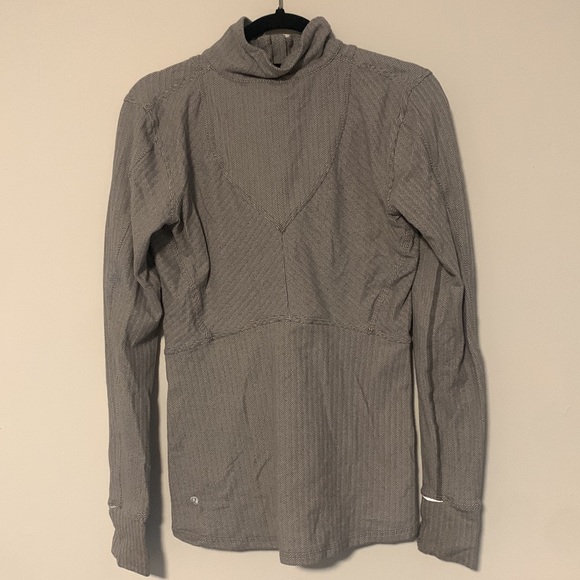 Lululemon mid layer - Picture 3 of 8